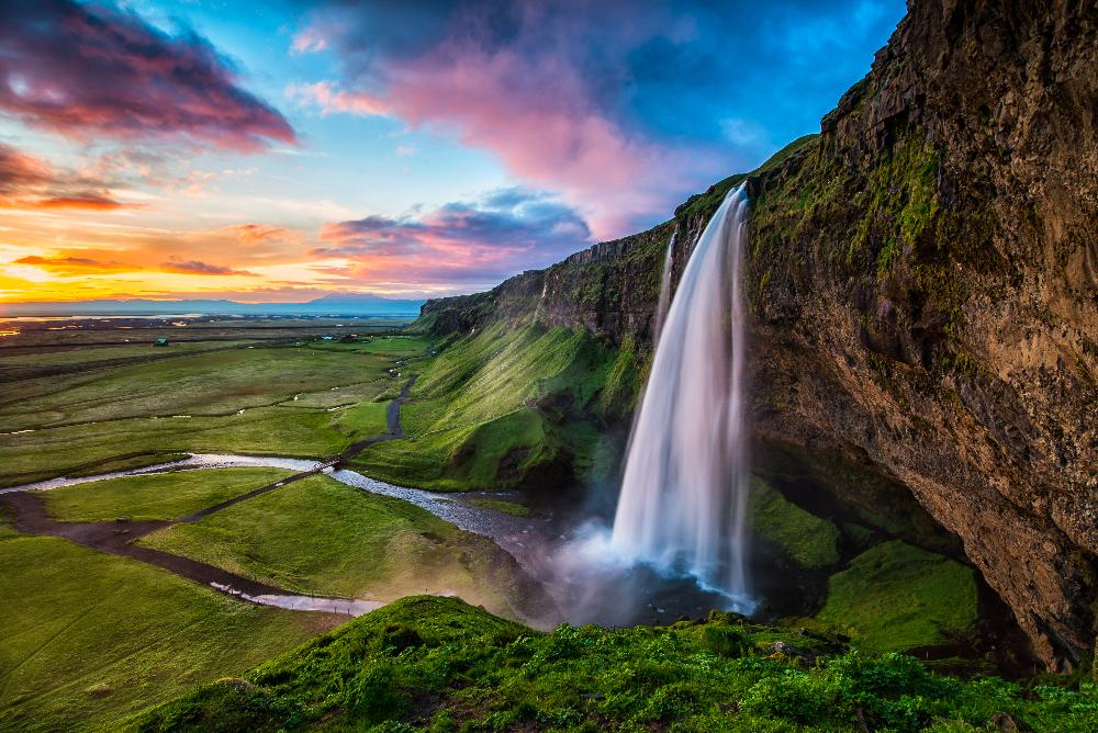 Iceland_Waterfall